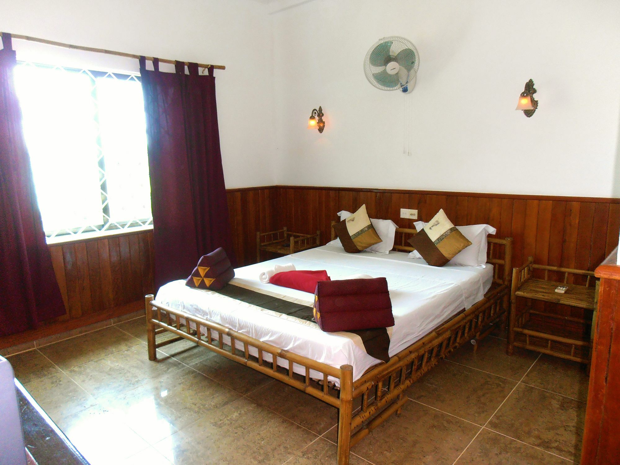 Firefly Guesthouse - The Berlin Angkor Siem Reap Ngoại thất bức ảnh